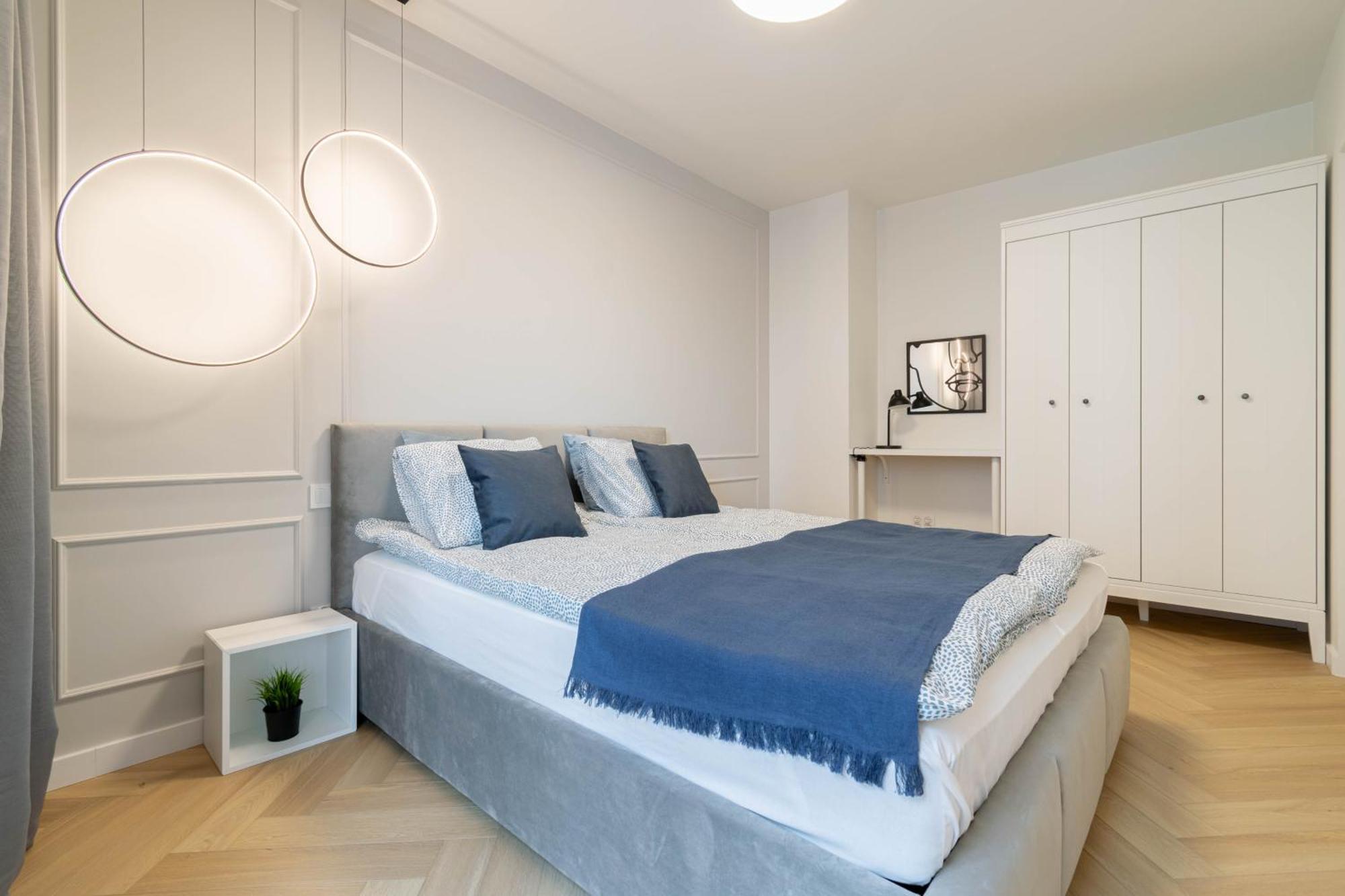 Blue Apartment Ceglana - Free Parking - Self Check-In คาโตวีตเซ ภายนอก รูปภาพ